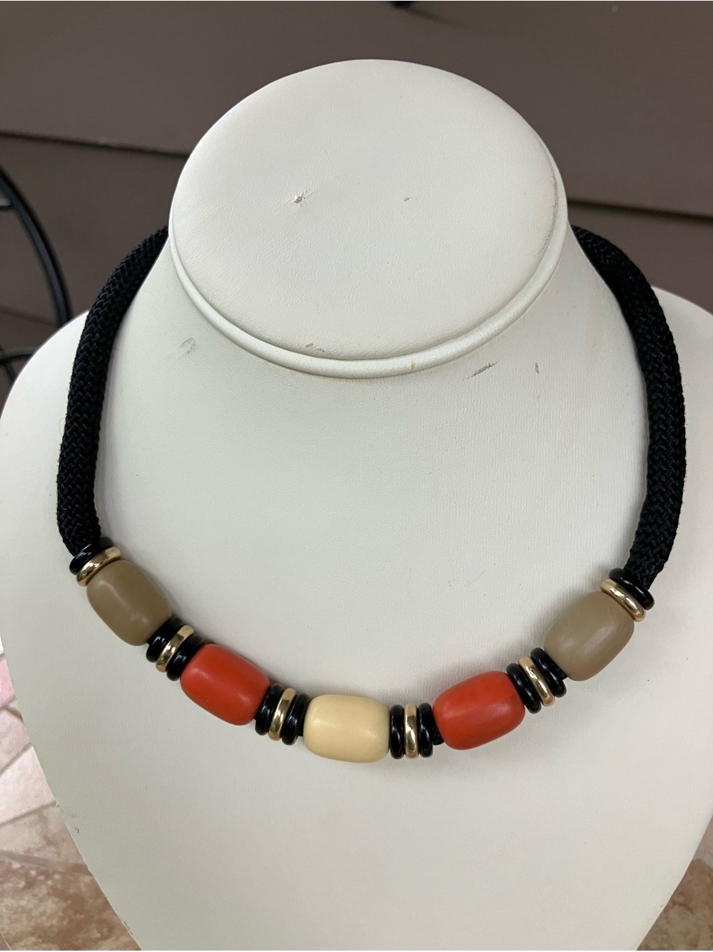 Vintage Sarah Coventry “On the Move” circa 1977 choker style necklace.